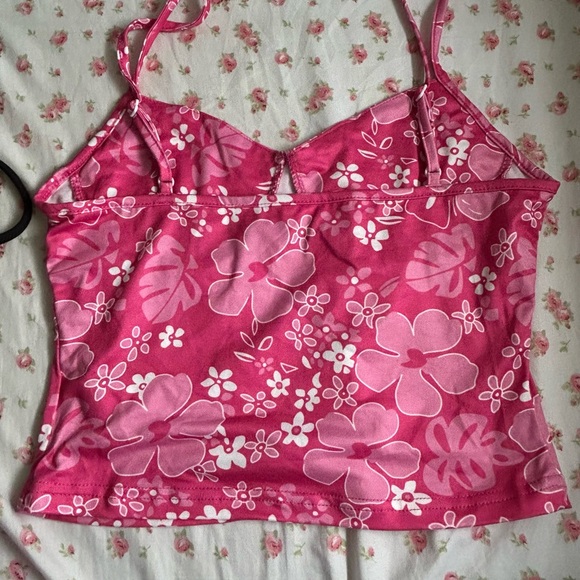 pink shein hibiscus flower cropped tank top - Picture 2 of 3